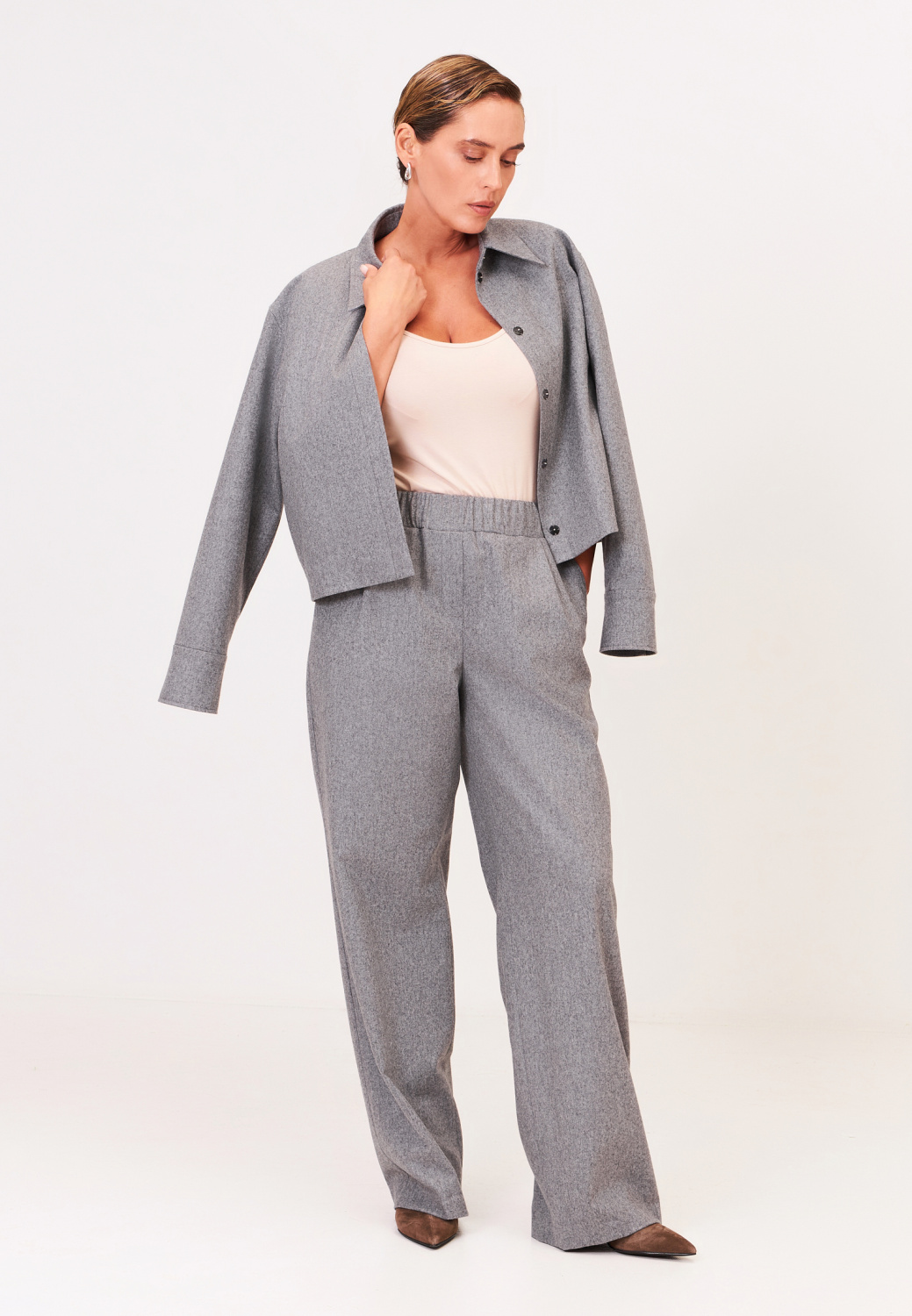 Укороченный жакет из шерсти