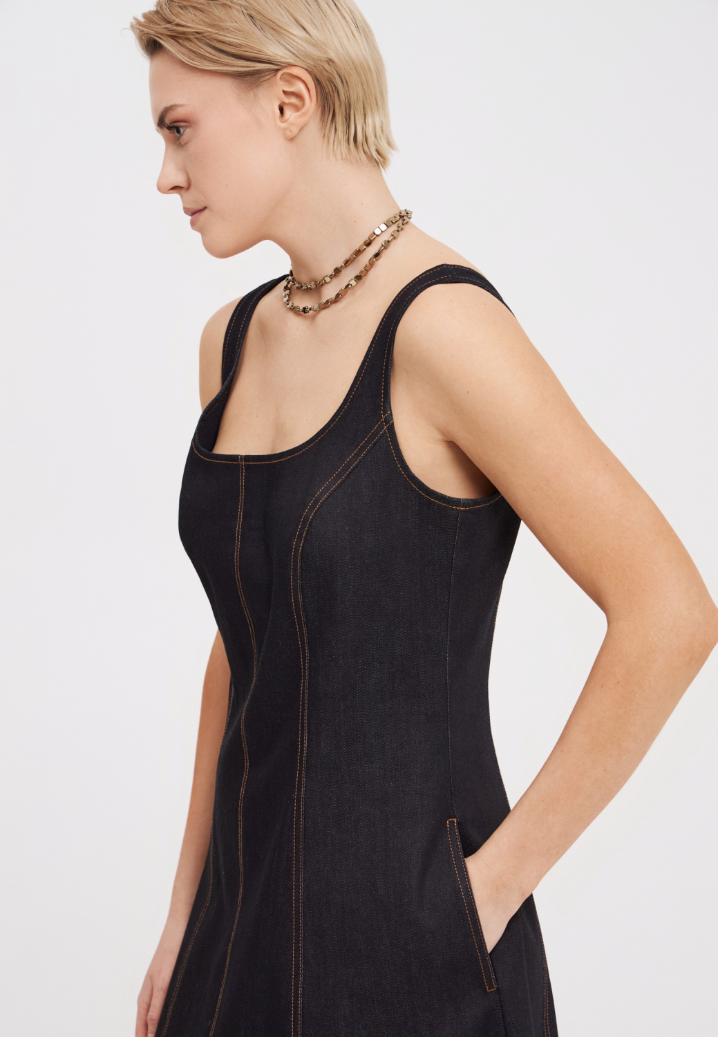 Темно-синий сарафан из денима