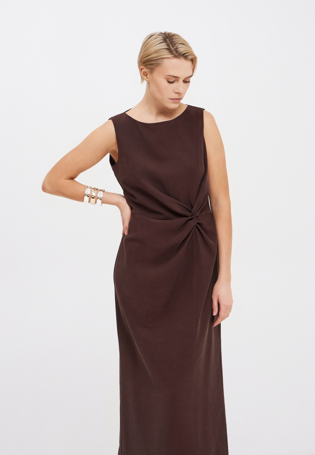 Платье длины миди в цвете шоколад