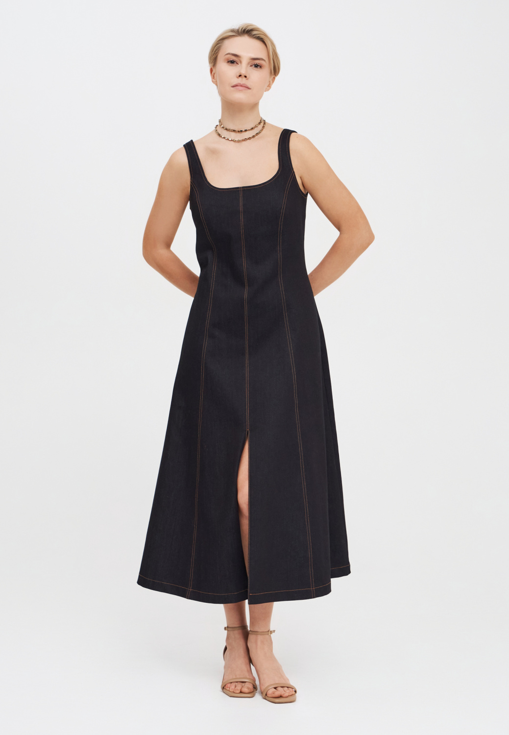 Темно-синий сарафан из денима