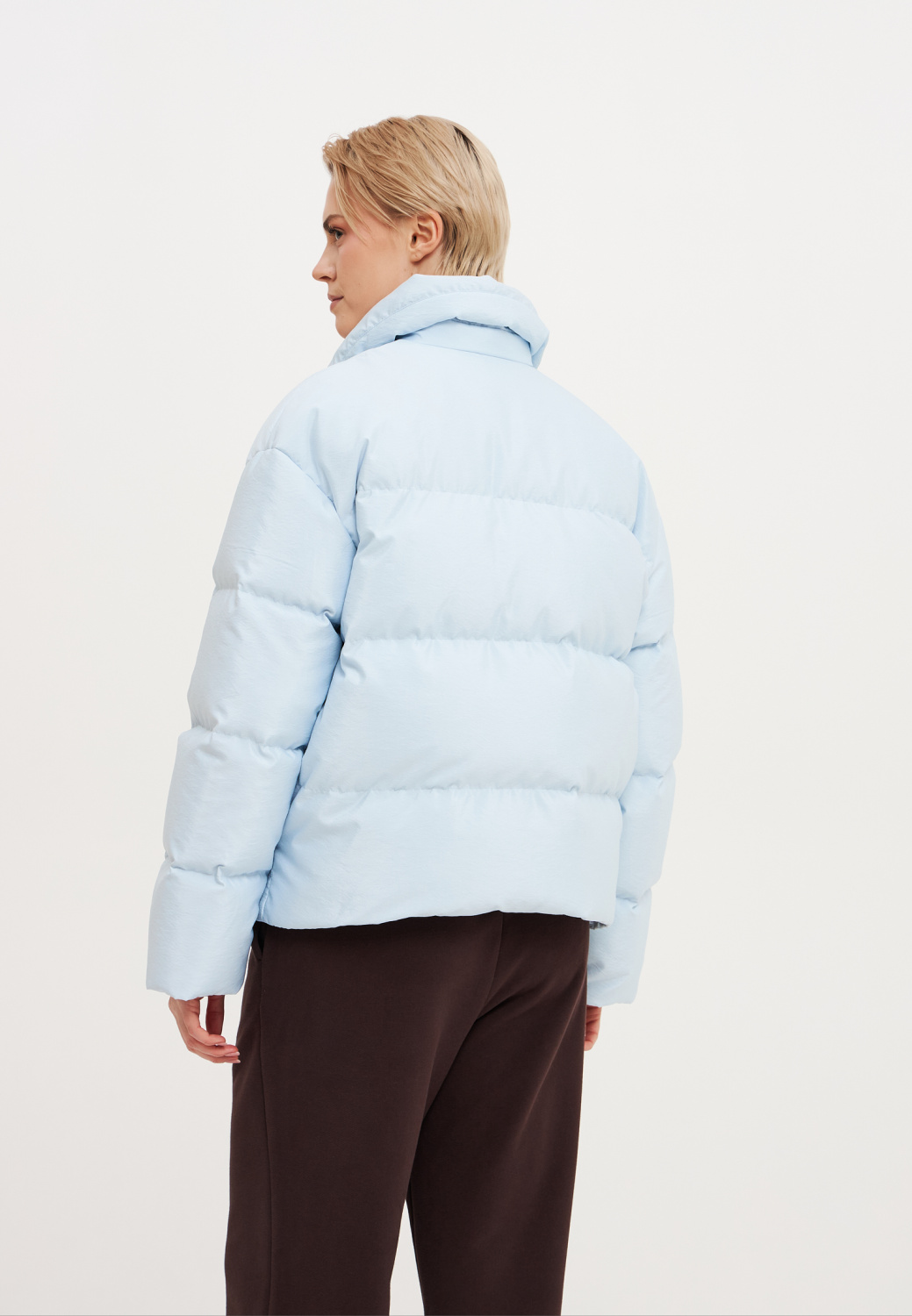 Пуховик демисезонный небесно-голубого цвета