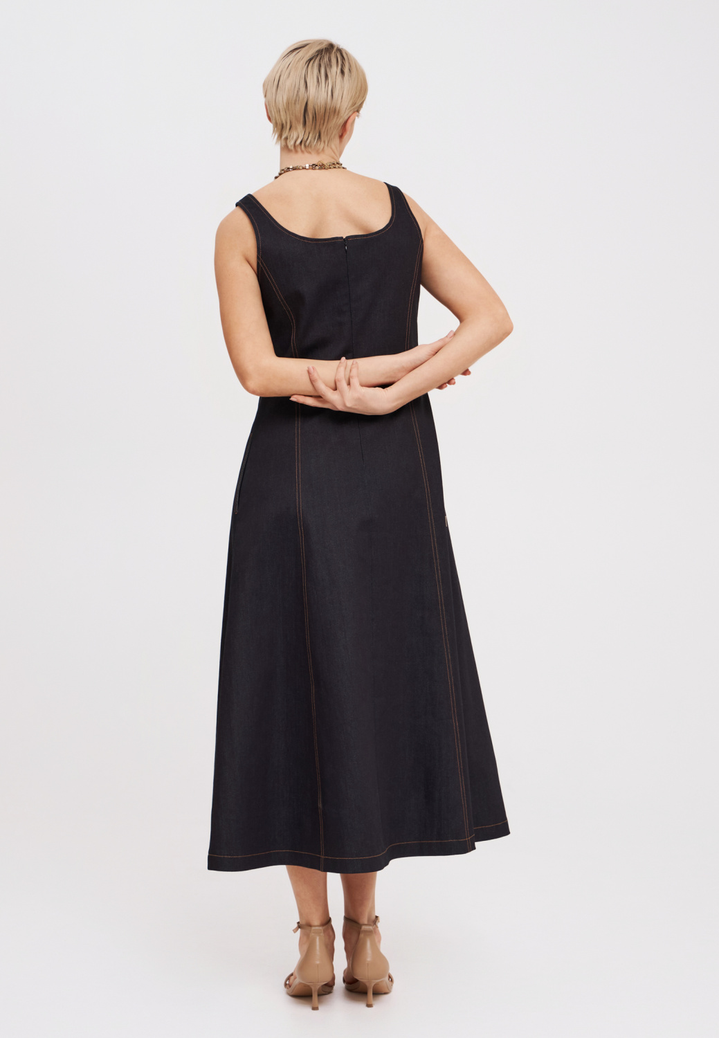 Темно-синий сарафан из денима