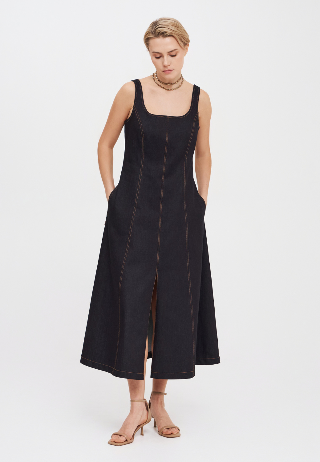 Темно-синий сарафан из денима