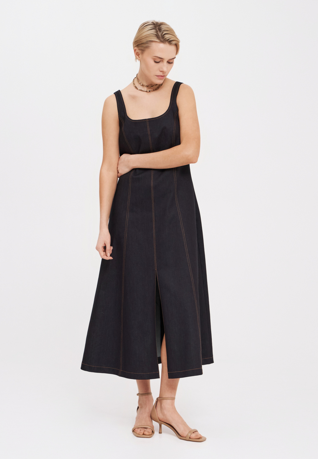 Темно-синий сарафан из денима